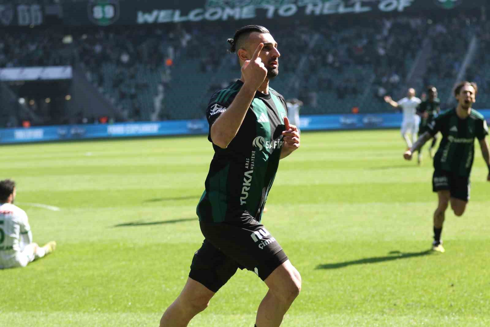 Trendyol Süper Lig: Kocaelispor: 1 - Konyaspor: 2 (Maç sonucu)
