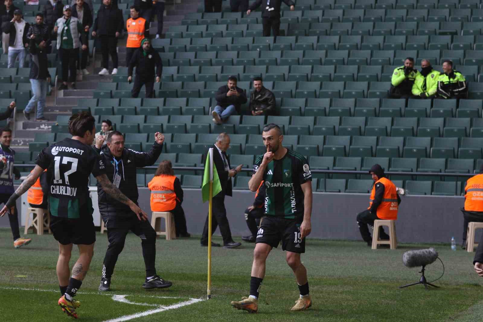 Trendyol Süper Lig: Kocaelispor: 1 - Konyaspor: 2 (Maç sonucu)
