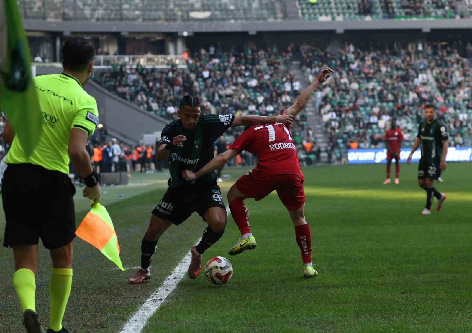 Trendyol Süper Lig: Kocaelispor: 3 - Gaziantep FK: 0 (Maç sonucu)
