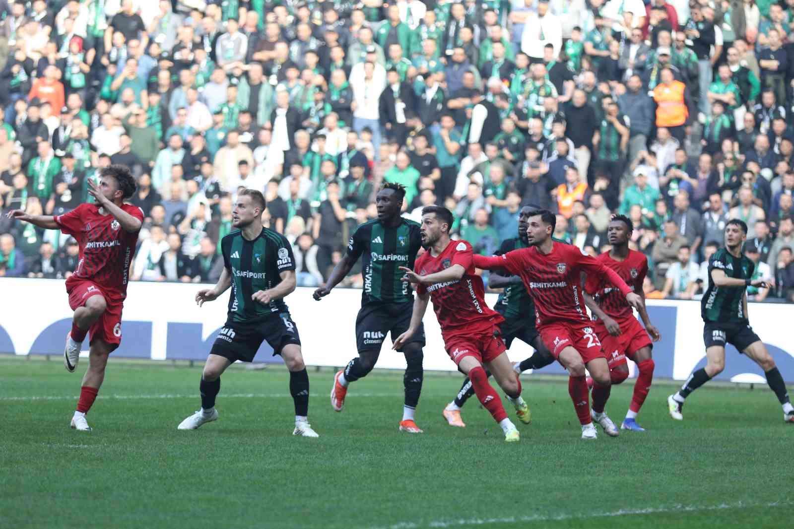Trendyol Süper Lig: Kocaelispor: 3 - Gaziantep FK: 0 (Maç sonucu)
