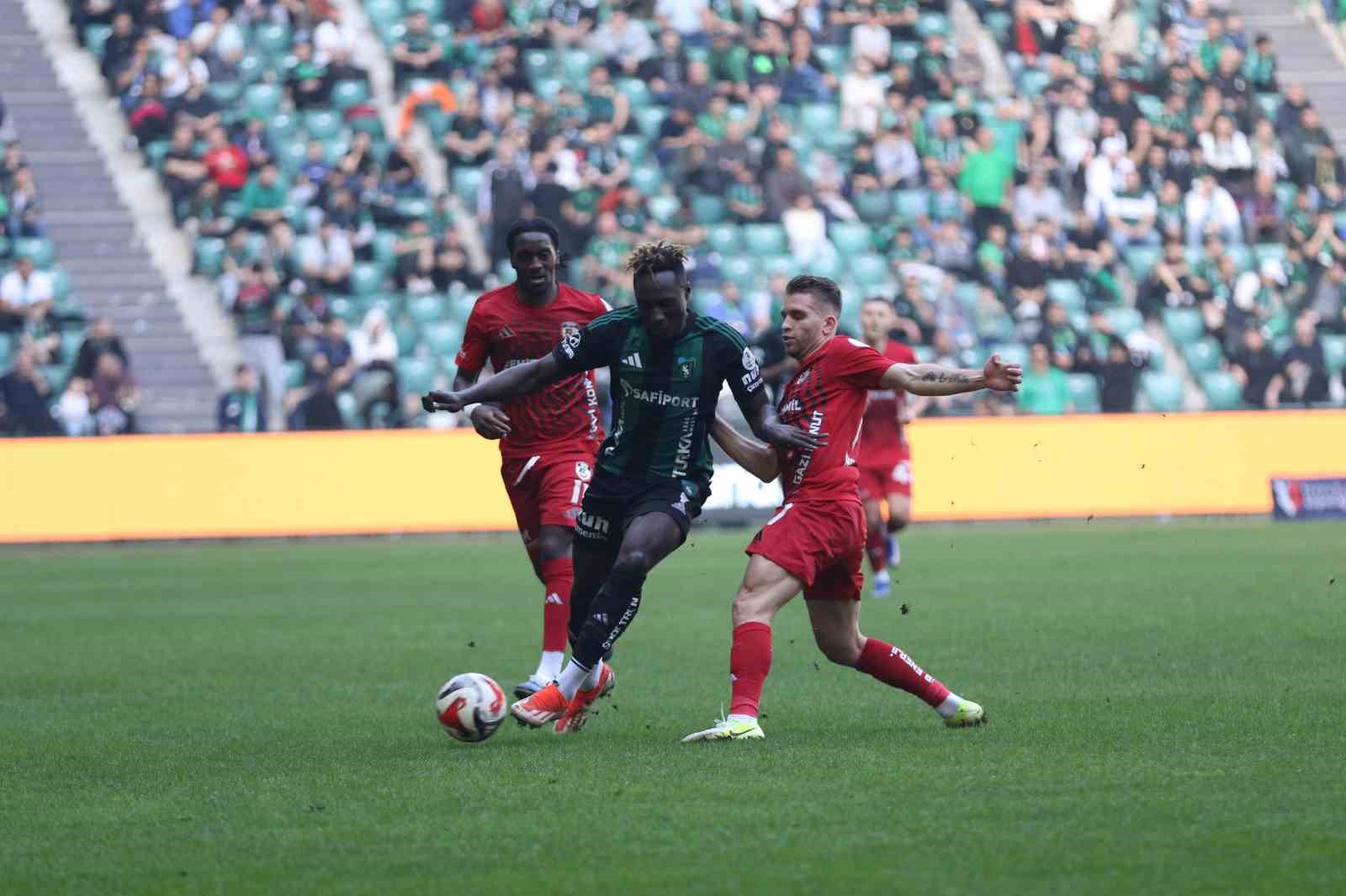 Trendyol Süper Lig: Kocaelispor: 3 - Gaziantep FK: 0 (Maç sonucu)
