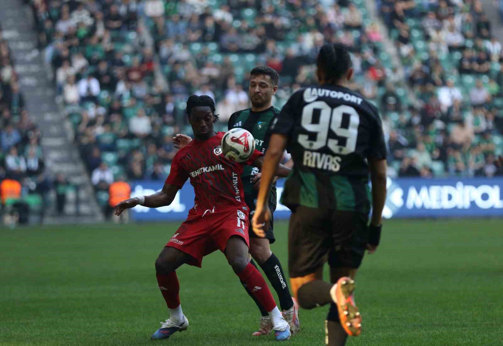 Trendyol Süper Lig: Kocaelispor: 3 - Gaziantep FK: 0 (Maç sonucu)
