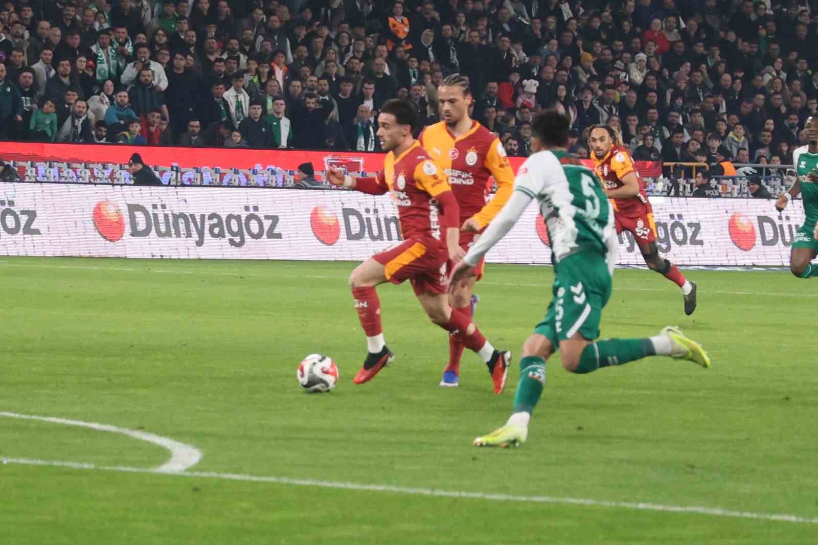 Trendyol Süper Lig: Konyaspor: 0 - Galatasaray: 0 (İlk yarı)
Trendyol Süper Lig: Konyaspor: 0 - Galatasaray: 0 (İlk yarı)