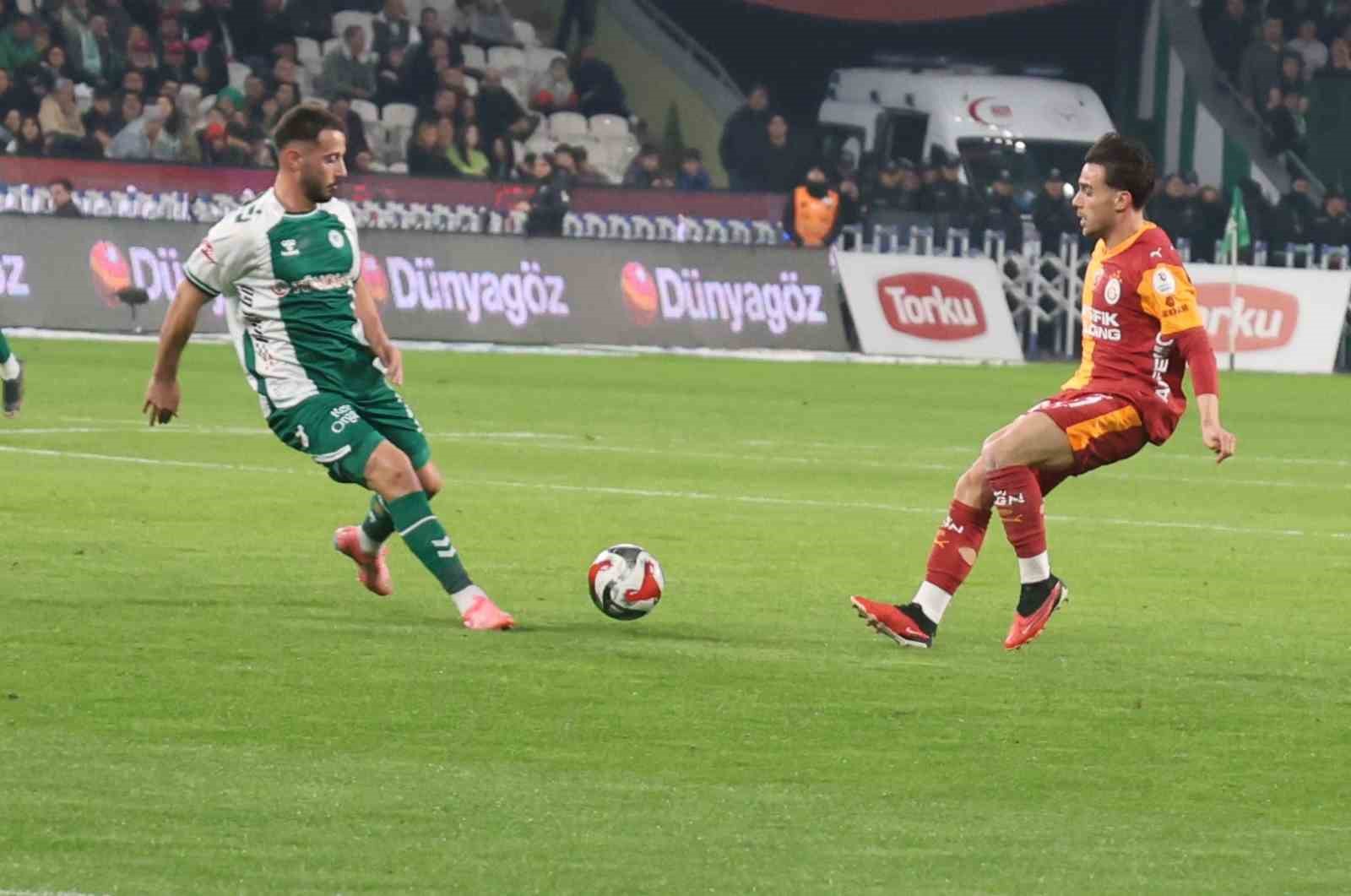 Trendyol Süper Lig: Konyaspor: 0 - Galatasaray: 0 (İlk yarı)
Trendyol Süper Lig: Konyaspor: 0 - Galatasaray: 0 (İlk yarı)