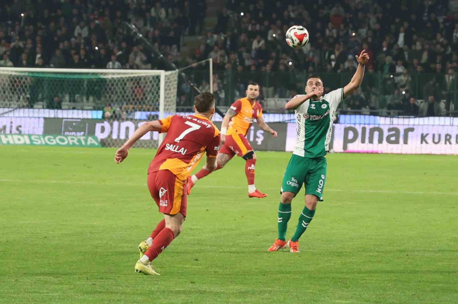 Trendyol Süper Lig: Konyaspor: 0 - Galatasaray: 0 (İlk yarı)
Trendyol Süper Lig: Konyaspor: 0 - Galatasaray: 0 (İlk yarı)