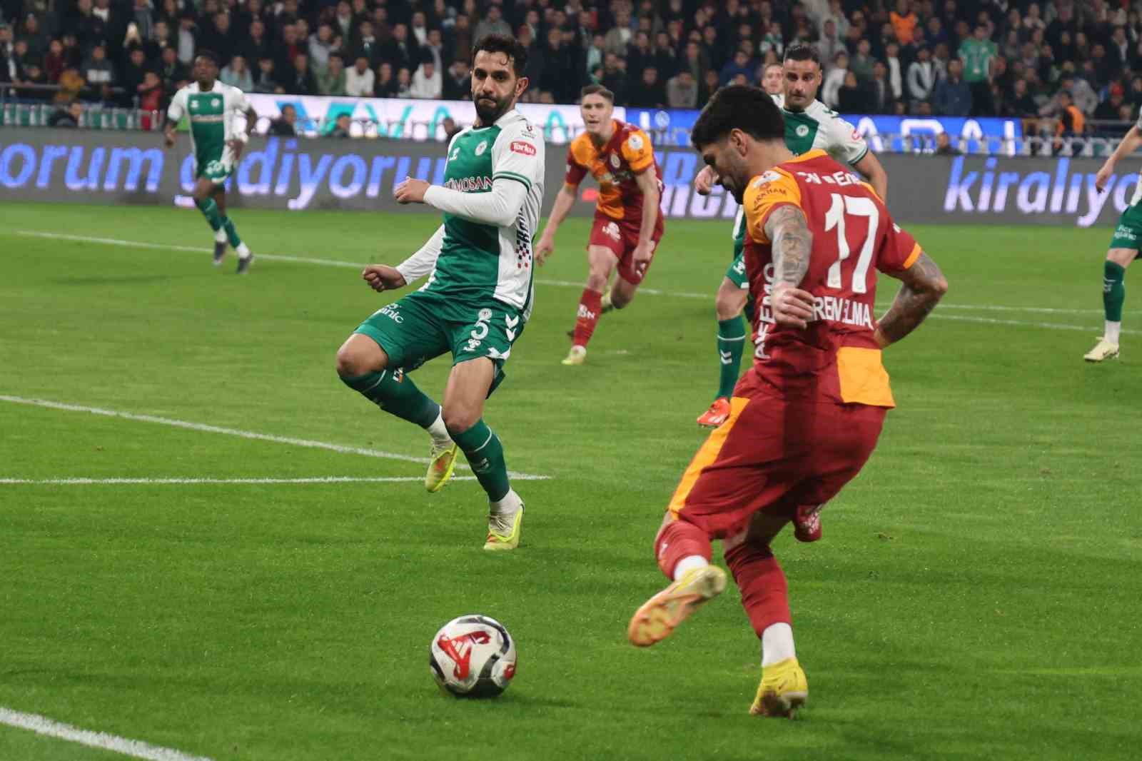 Trendyol Süper Lig: Konyaspor: 0 - Galatasaray: 0 (İlk yarı)
Trendyol Süper Lig: Konyaspor: 0 - Galatasaray: 0 (İlk yarı)