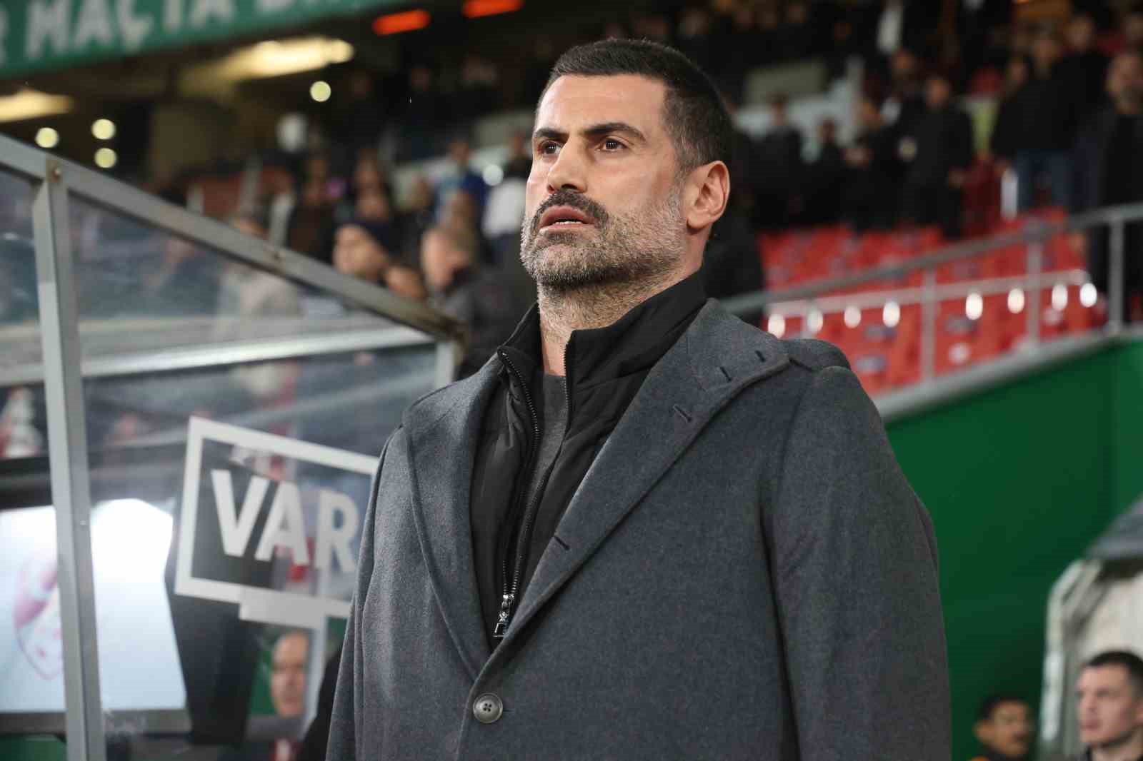 Trendyol Süper Lig: Konyaspor: 0 - Gençlerbirliği: 0 (İlk yarı)
