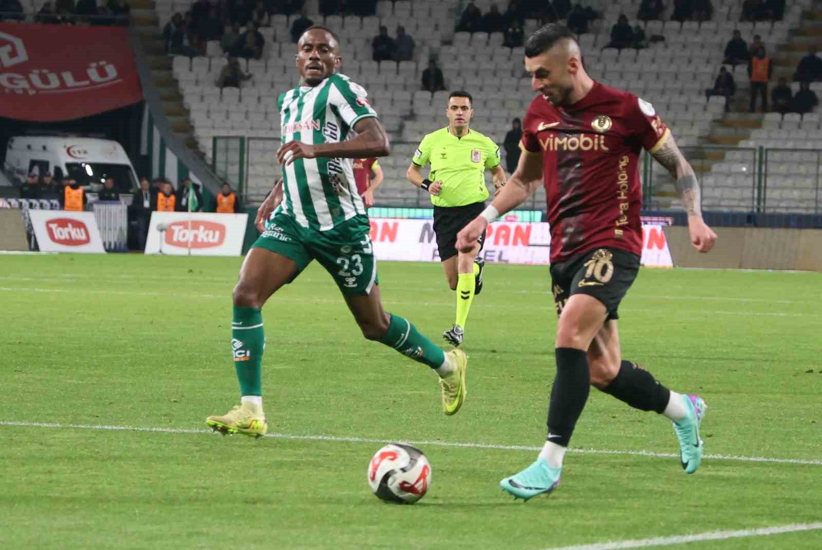Trendyol Süper Lig: Konyaspor: 0 - Gençlerbirliği: 0 (İlk yarı)
