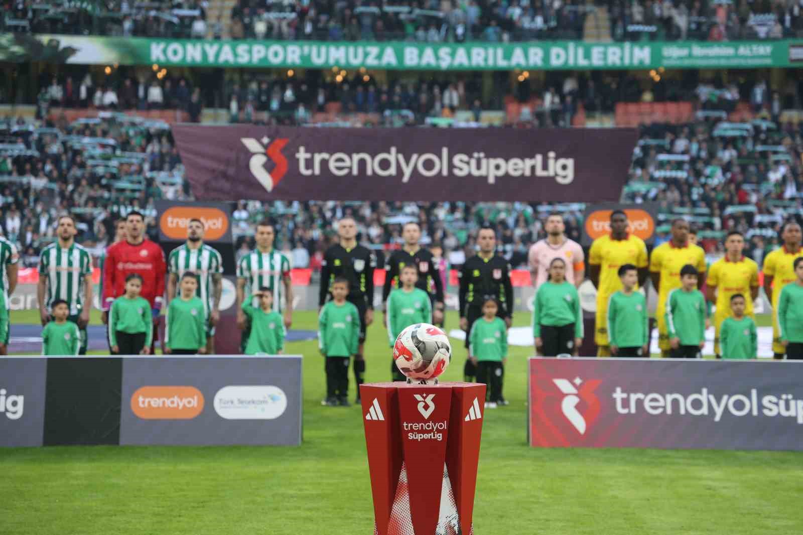 Trendyol Süper Lig: Konyaspor: 0 - Göztepe: 0 (İlk yarı)
