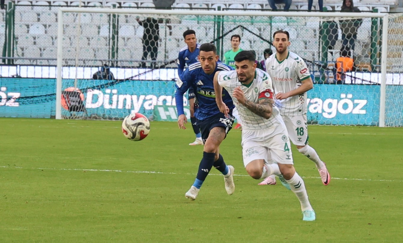 Trendyol Süper Lig: Konyaspor: 1 - Kasımpaşa: 1 (İlk yarı)
