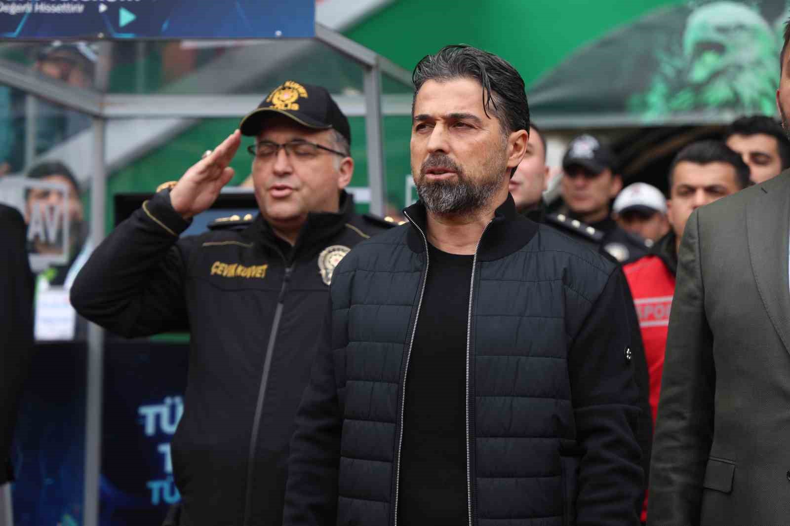 Trendyol Süper Lig: Konyaspor: 2 - Fatih Karagümrük: 0 (İlk yarı)
