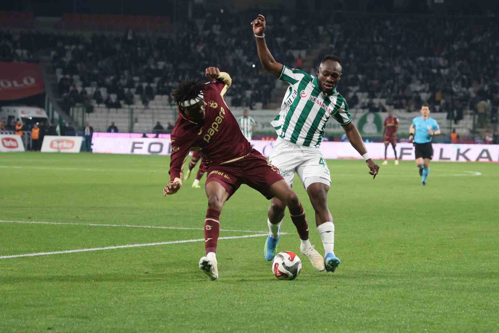 Trendyol Süper Lig: Konyaspor: 2 - Trabzonspor: 1 (Maç sonucu)
