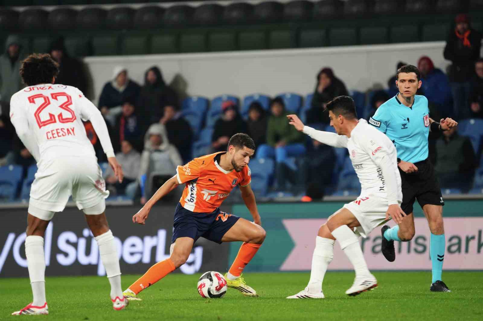 Trendyol Süper Lig: RAMS Başakşehir: 0 - Antalyaspor: 0 (Maç sonucu)
