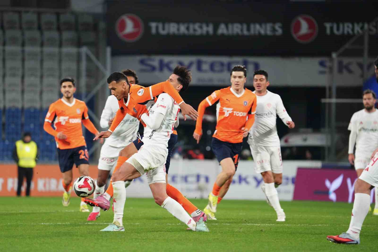 Trendyol Süper Lig: RAMS Başakşehir: 0 - Antalyaspor: 0 (Maç sonucu)
