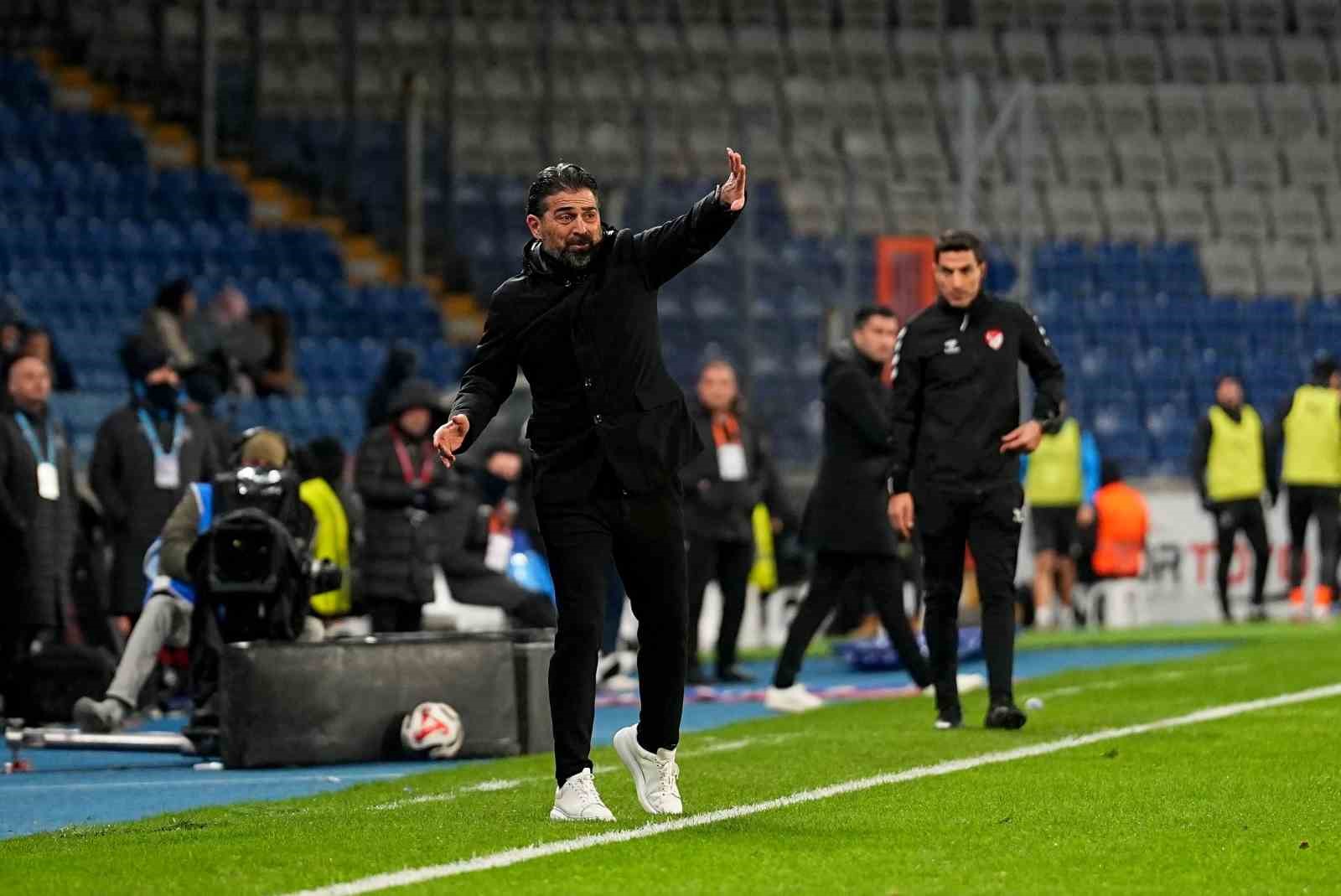 Trendyol Süper Lig: RAMS Başakşehir: 0 - Konyaspor: 0 (İlk yarı)
