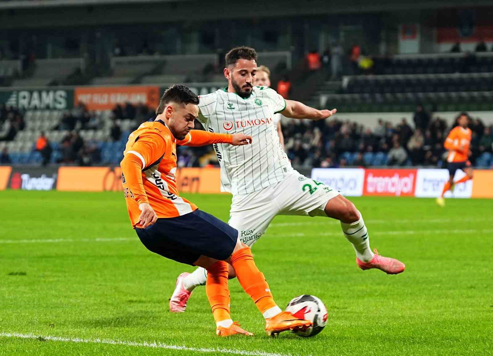 Trendyol Süper Lig: RAMS Başakşehir: 0 - Konyaspor: 0 (İlk yarı)
