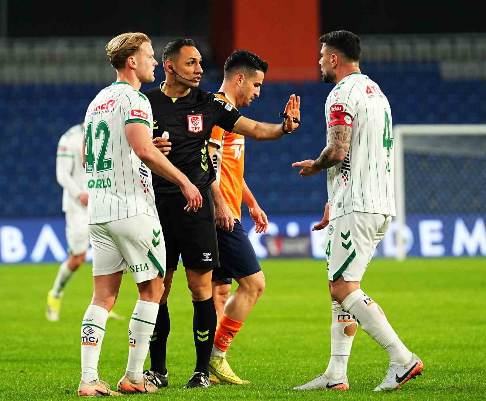Trendyol Süper Lig: RAMS Başakşehir: 0 - Konyaspor: 0 (İlk yarı)

