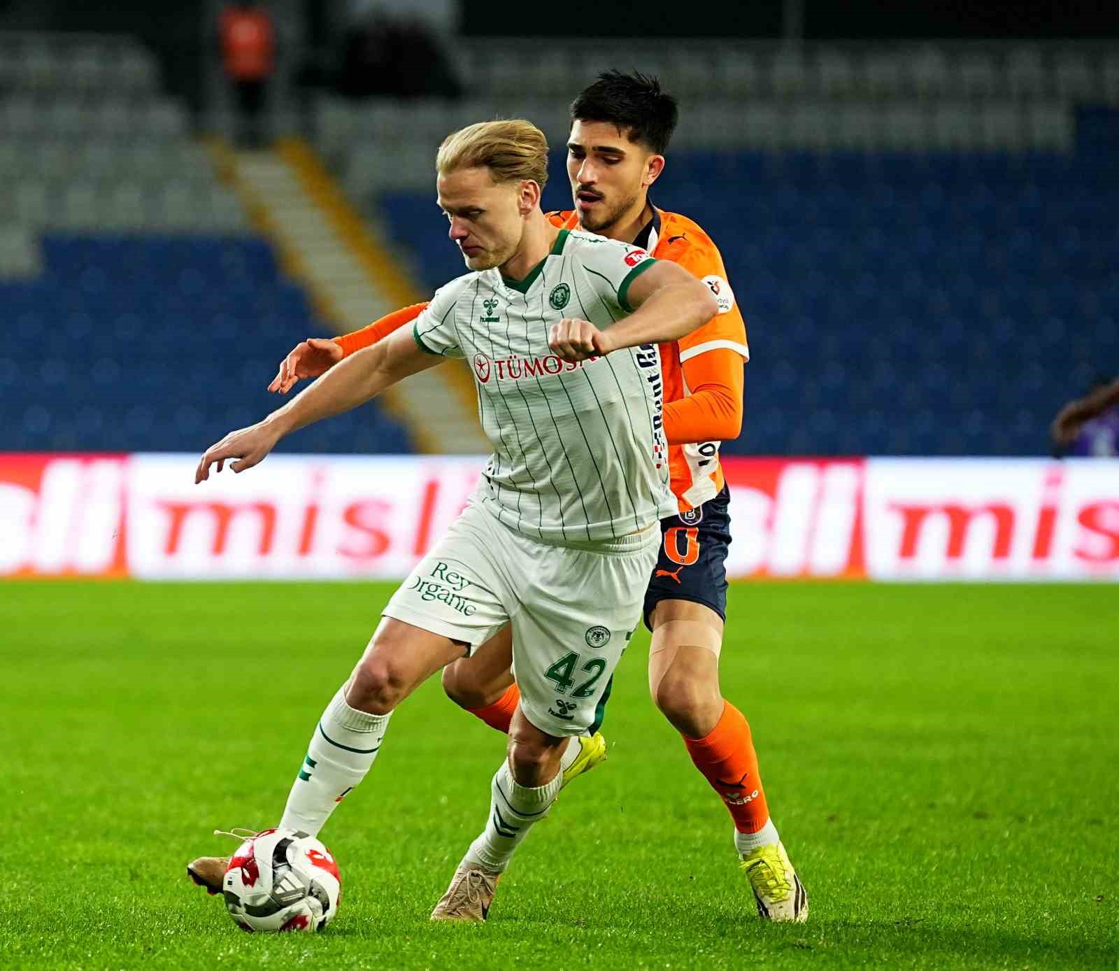 Trendyol Süper Lig: RAMS Başakşehir: 0 - Konyaspor: 0 (Maç devam ediyor)
