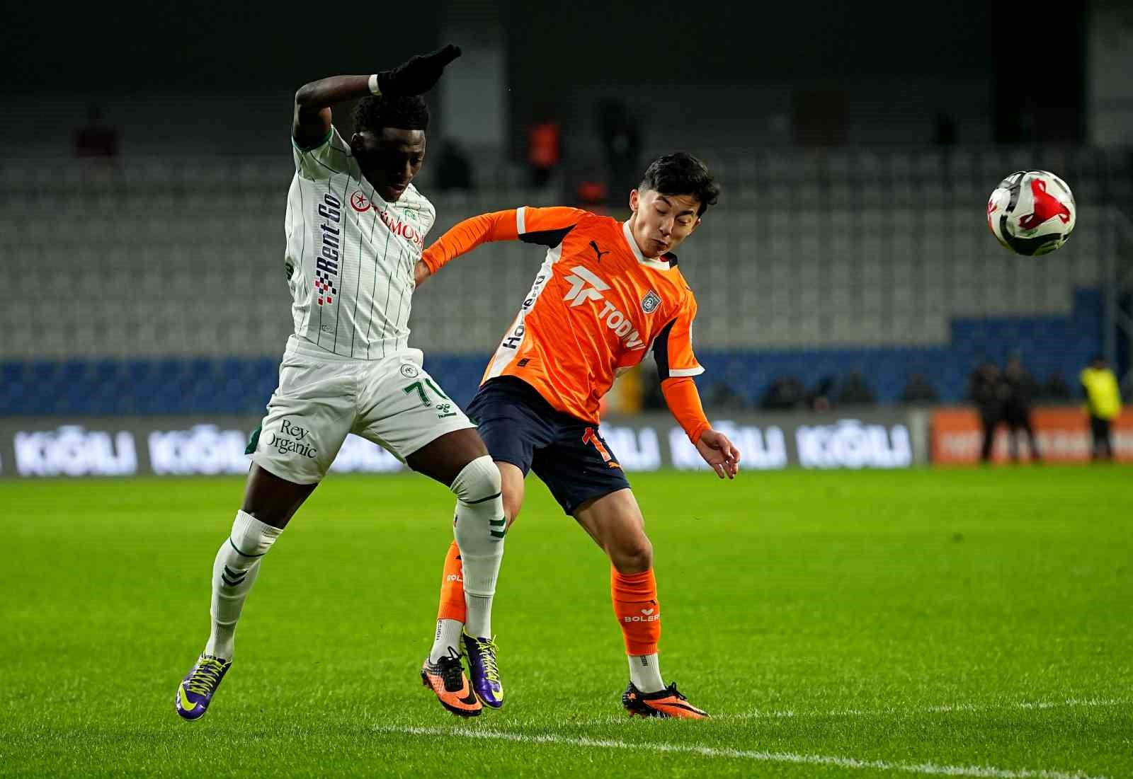 Trendyol Süper Lig: RAMS Başakşehir: 0 - Konyaspor: 0 (Maç devam ediyor)
