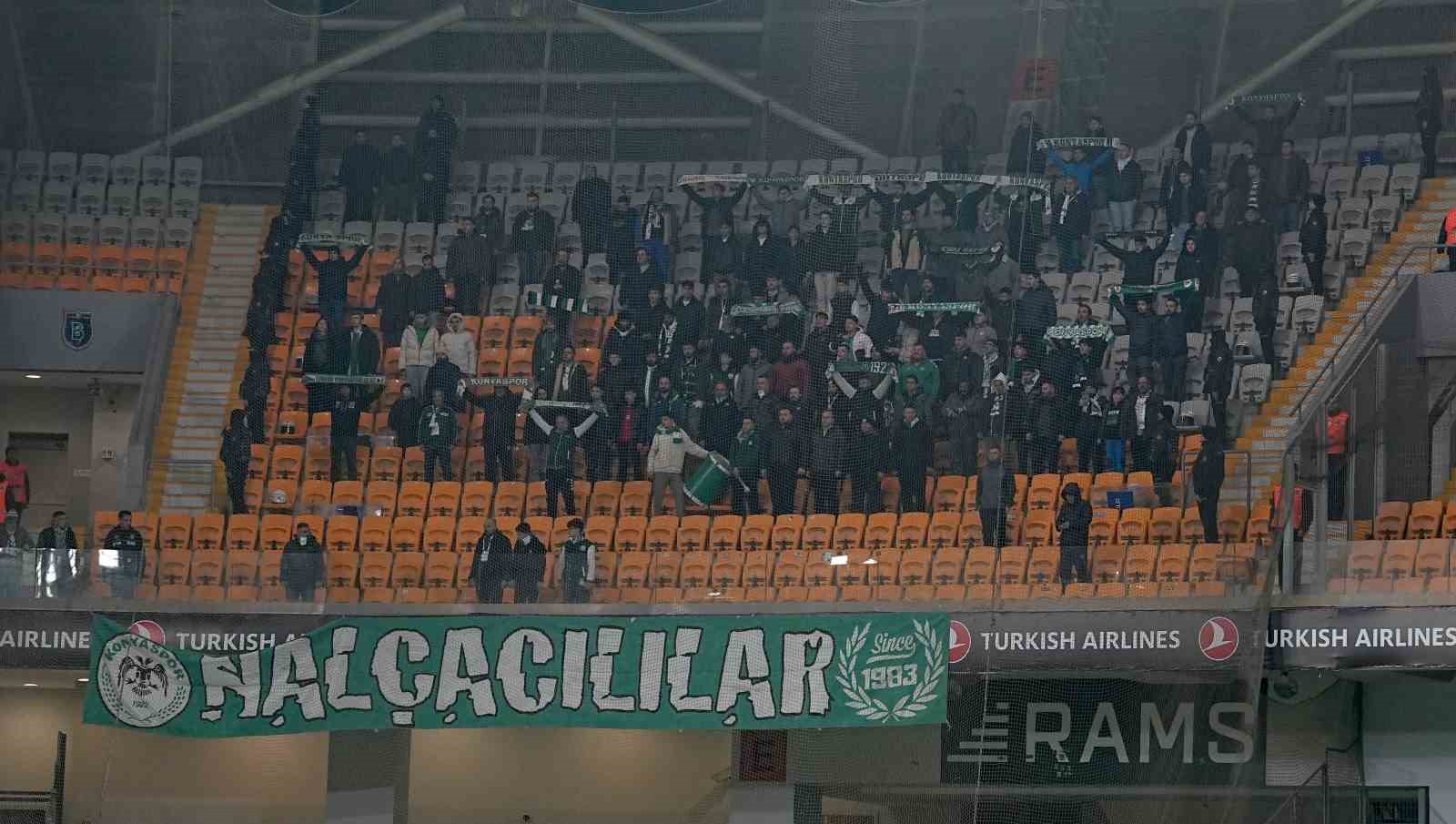 Trendyol Süper Lig: RAMS Başakşehir: 0 - Konyaspor: 0 (Maç devam ediyor)
