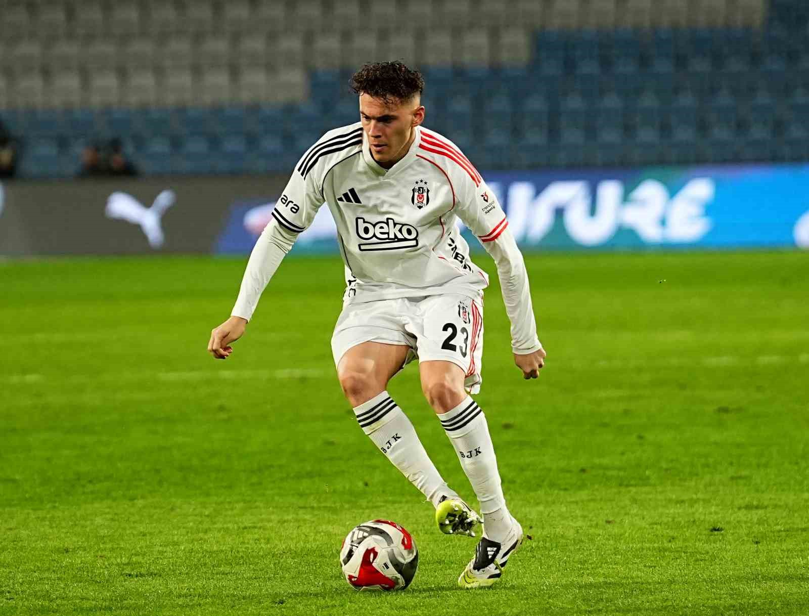 Trendyol Süper Lig: RAMS Başakşehir: 2 - Beşiktaş: 3 (Maç sonucu)
