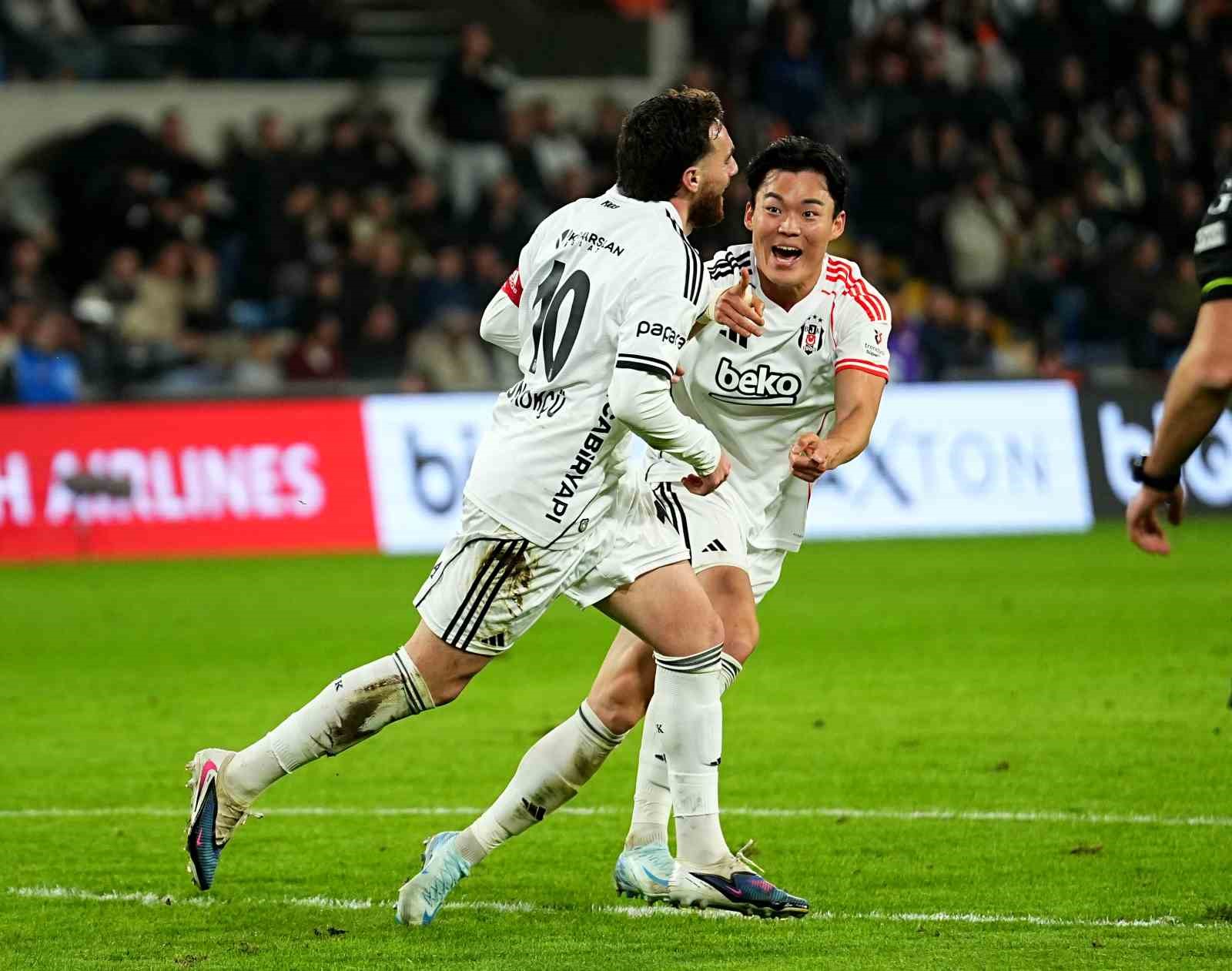 Trendyol Süper Lig: RAMS Başakşehir: 2 - Beşiktaş: 3 (Maç sonucu)
