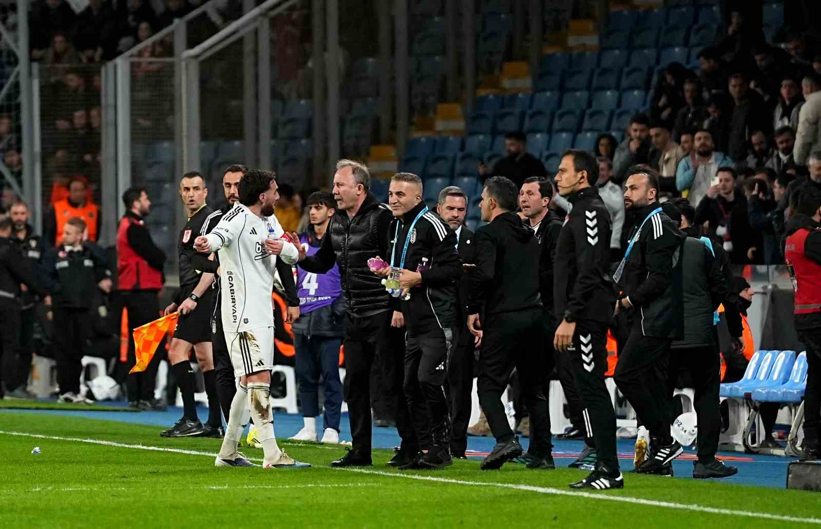 Trendyol Süper Lig: RAMS Başakşehir: 2 - Beşiktaş: 3 (Maç sonucu)
