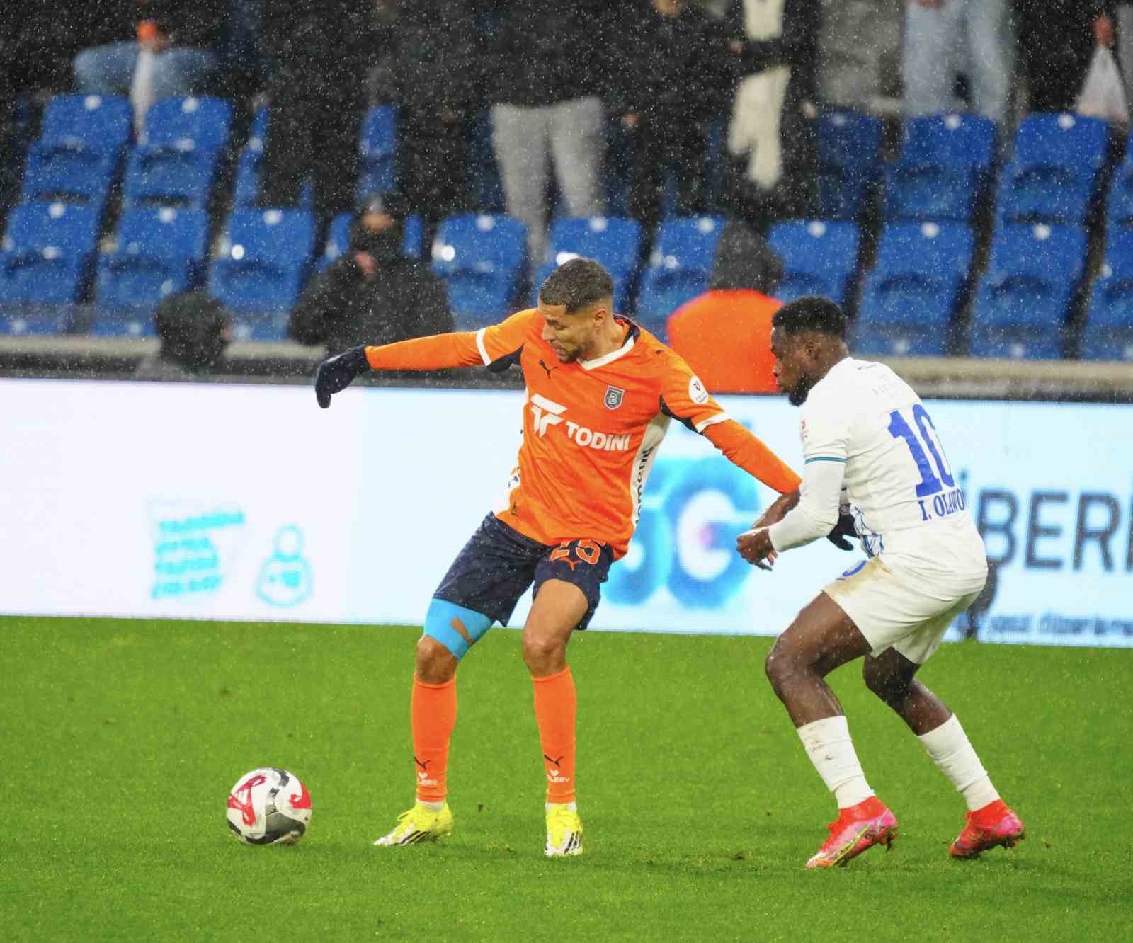 Trendyol Süper Lig: RAMS Başakşehir: 2 - Çaykur Rizespor: 2 (Maç sonucu)
