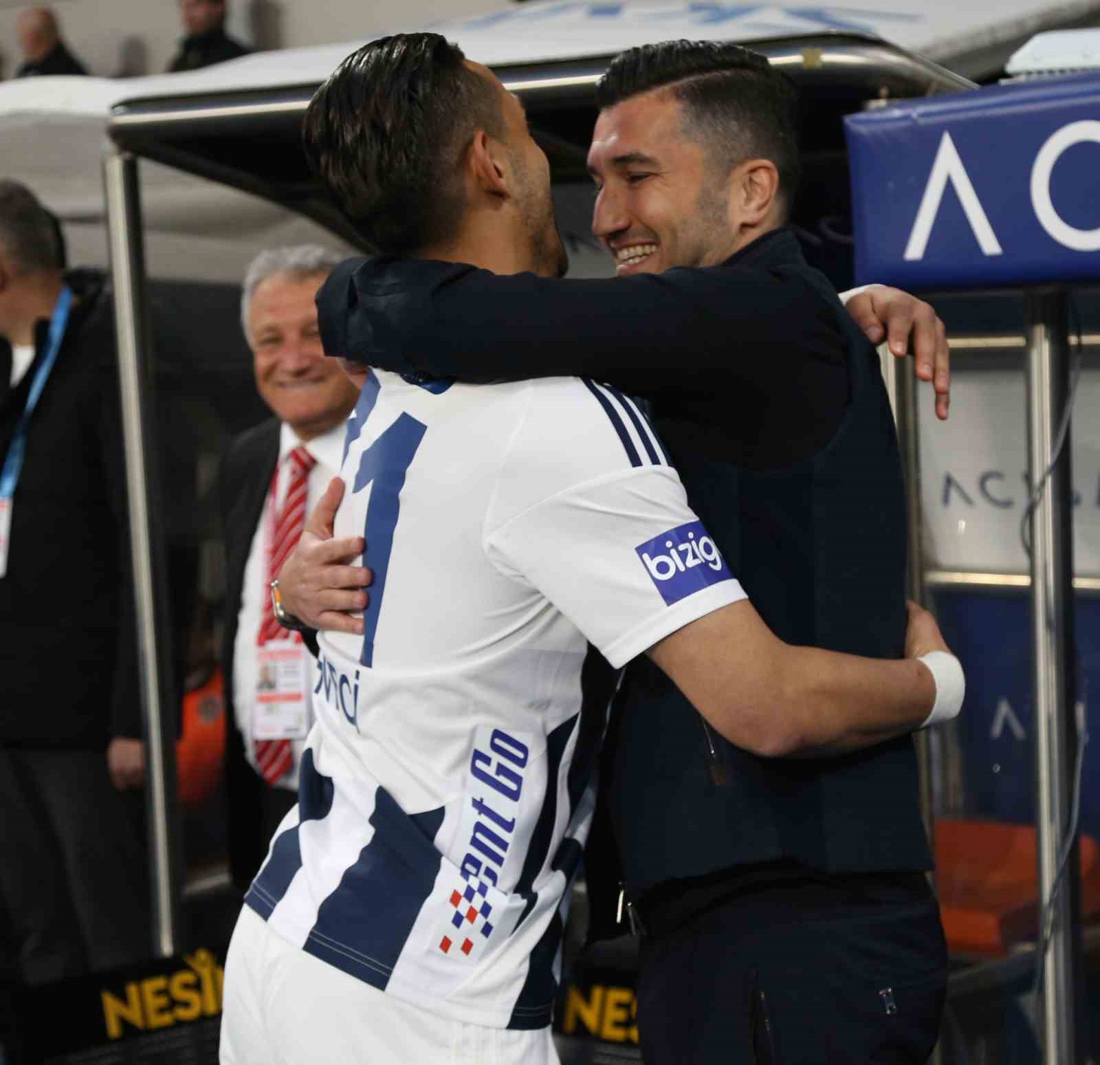 Trendyol Süper Lig: RAMS Başakşehir: 2 - Kasımpaşa: 0 (İlk yarı)
