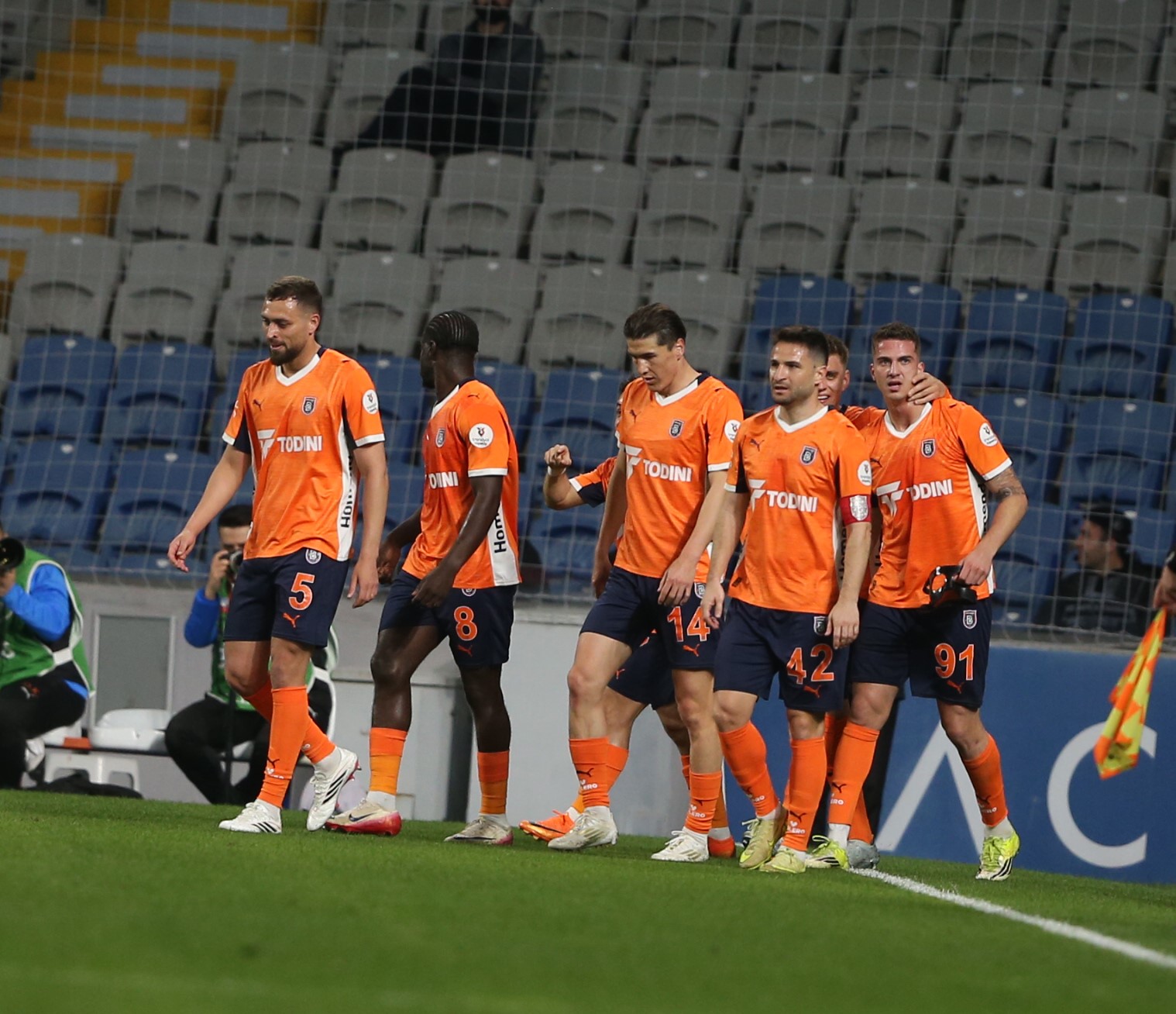 Trendyol Süper Lig: RAMS Başakşehir: 2 - Kasımpaşa: 0 (İlk yarı)
