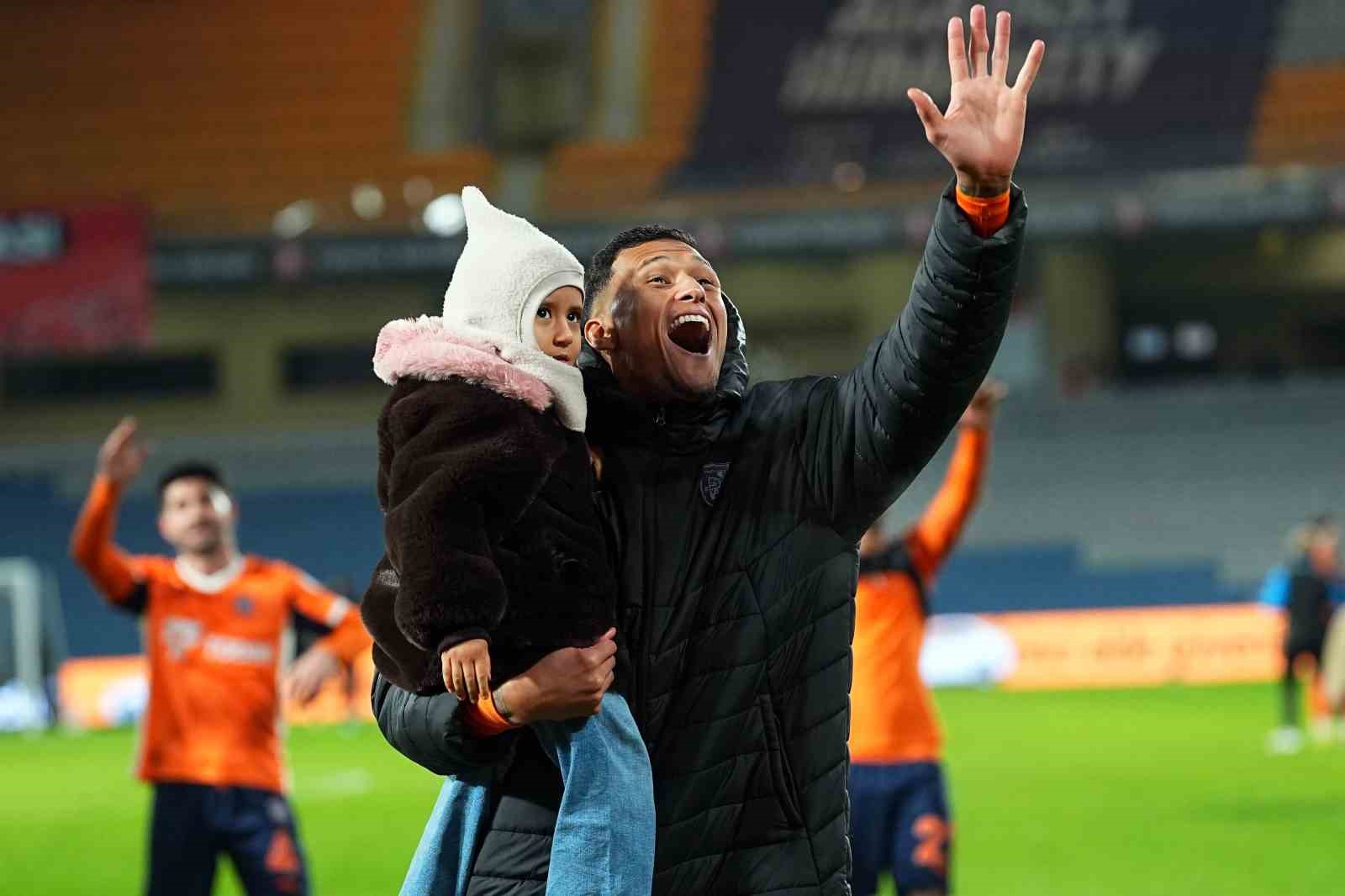 Trendyol Süper Lig: RAMS Başakşehir: 2 - Konyaspor: 0 (Maç sonucu)
