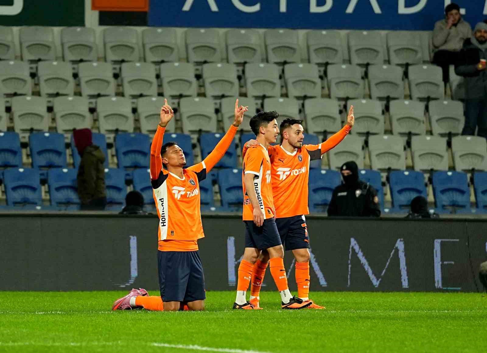 Trendyol Süper Lig: RAMS Başakşehir: 2 - Konyaspor: 0 (Maç sonucu)
