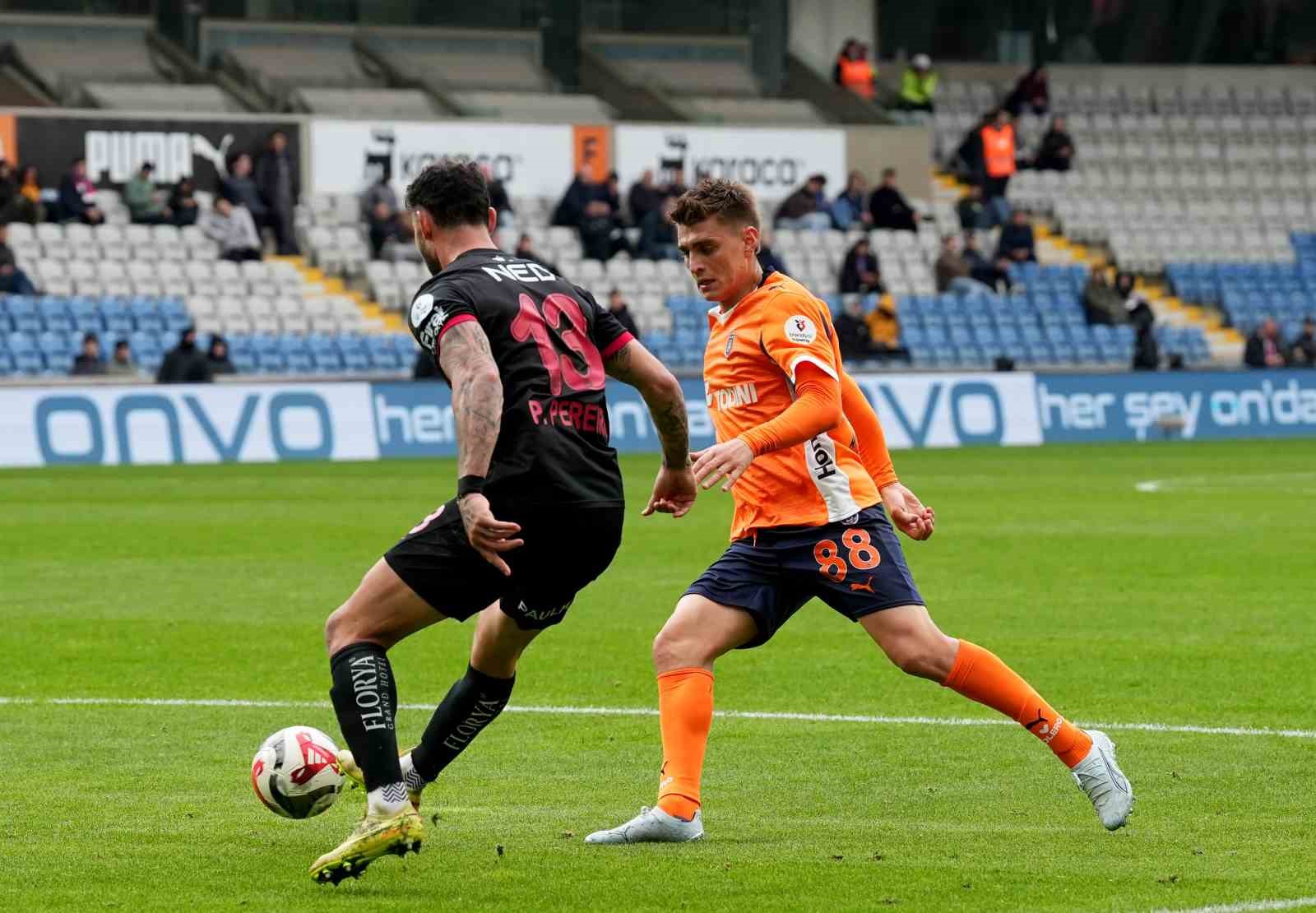 Trendyol Süper Lig: RAMS Başakşehir: 3 - Gençlerbirliği: 0 (Maç sonucu)
