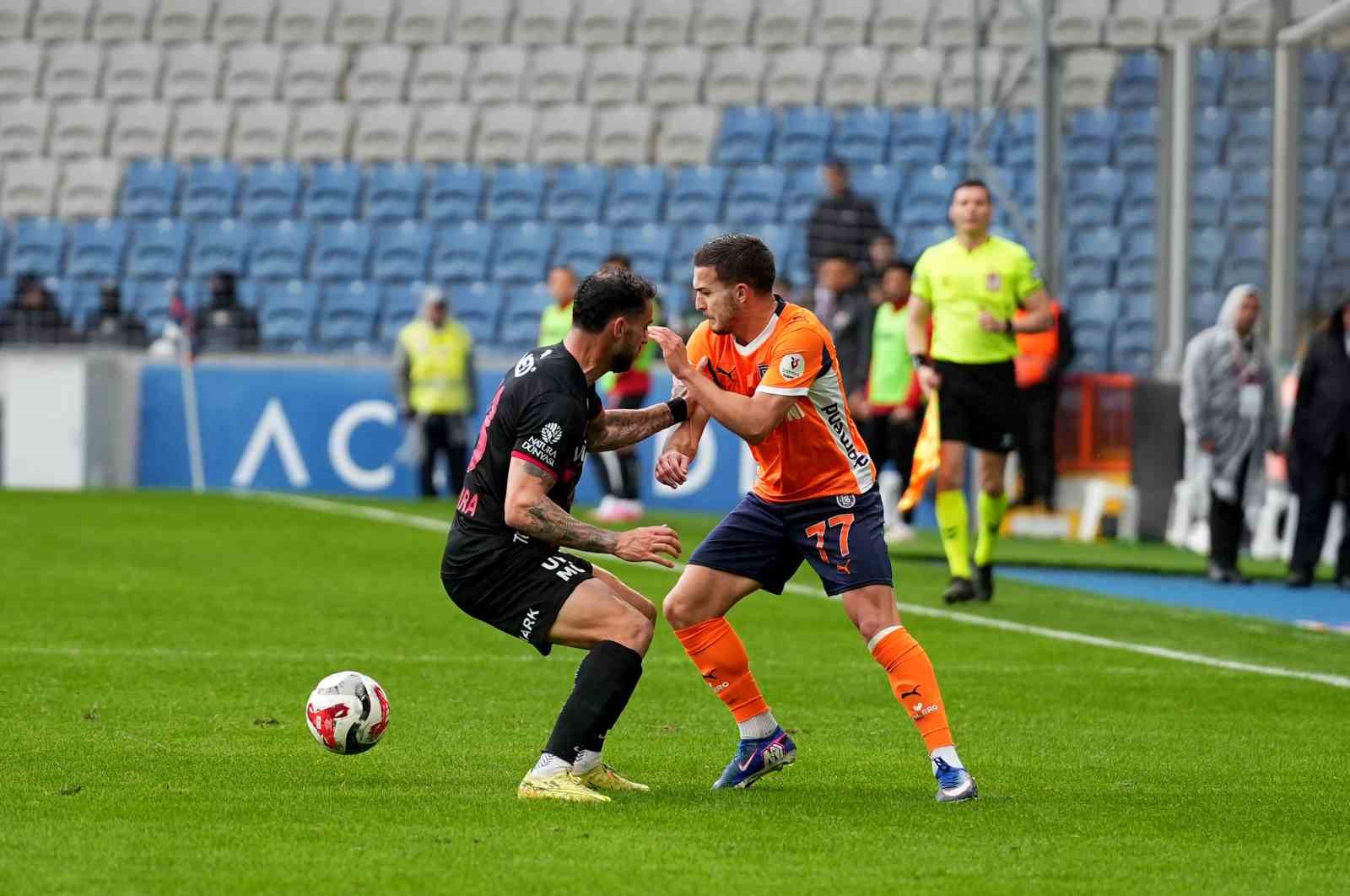 Trendyol Süper Lig: RAMS Başakşehir: 3 - Gençlerbirliği: 0 (Maç sonucu)

