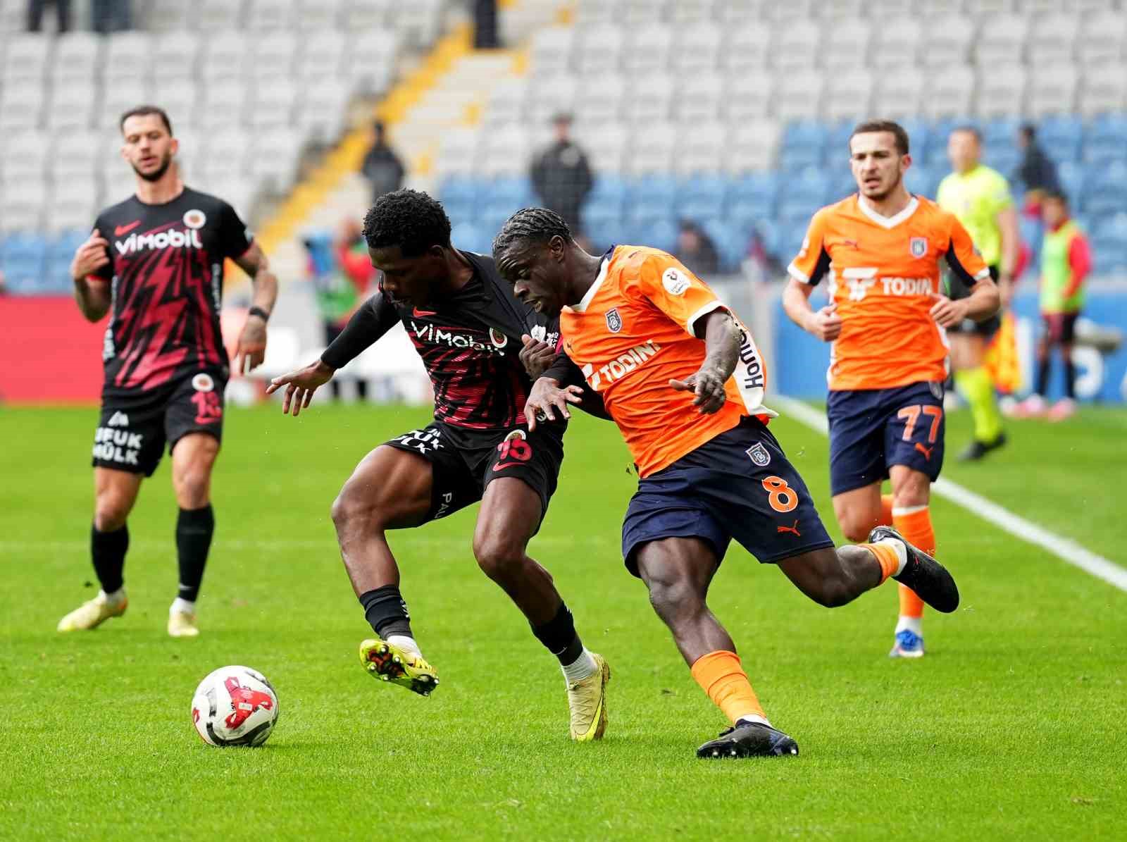 Trendyol Süper Lig: RAMS Başakşehir: 3 - Gençlerbirliği: 0 (Maç sonucu)
