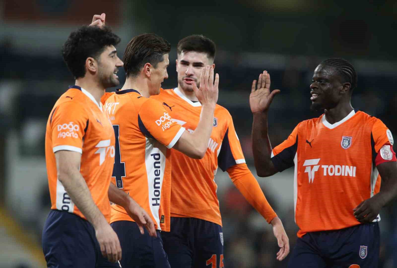Trendyol Süper Lig: RAMS Başakşehir: 4 - Kasımpaşa: 0 (Maç sonucu)
