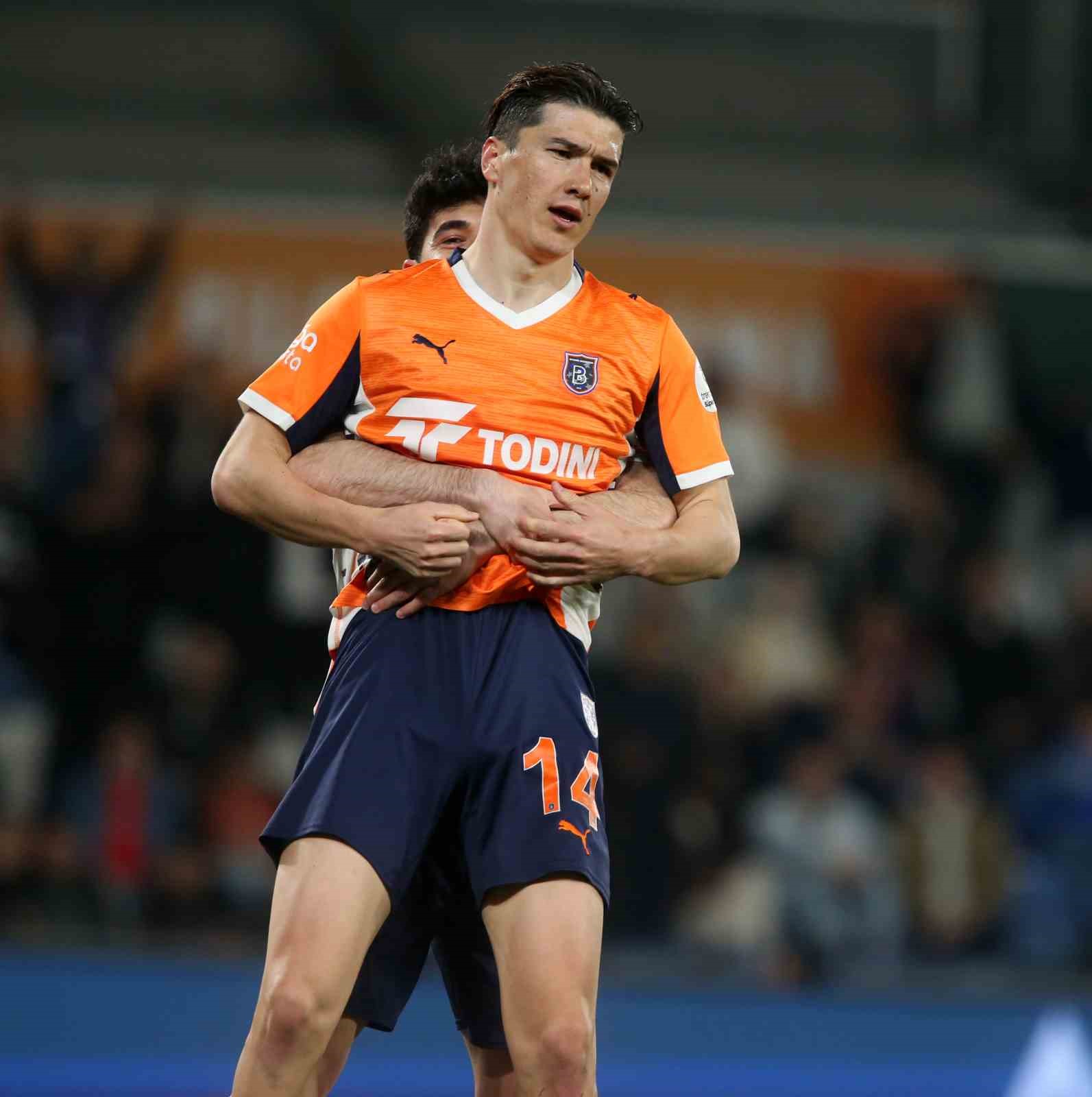 Trendyol Süper Lig: RAMS Başakşehir: 4 - Kasımpaşa: 0 (Maç sonucu)
