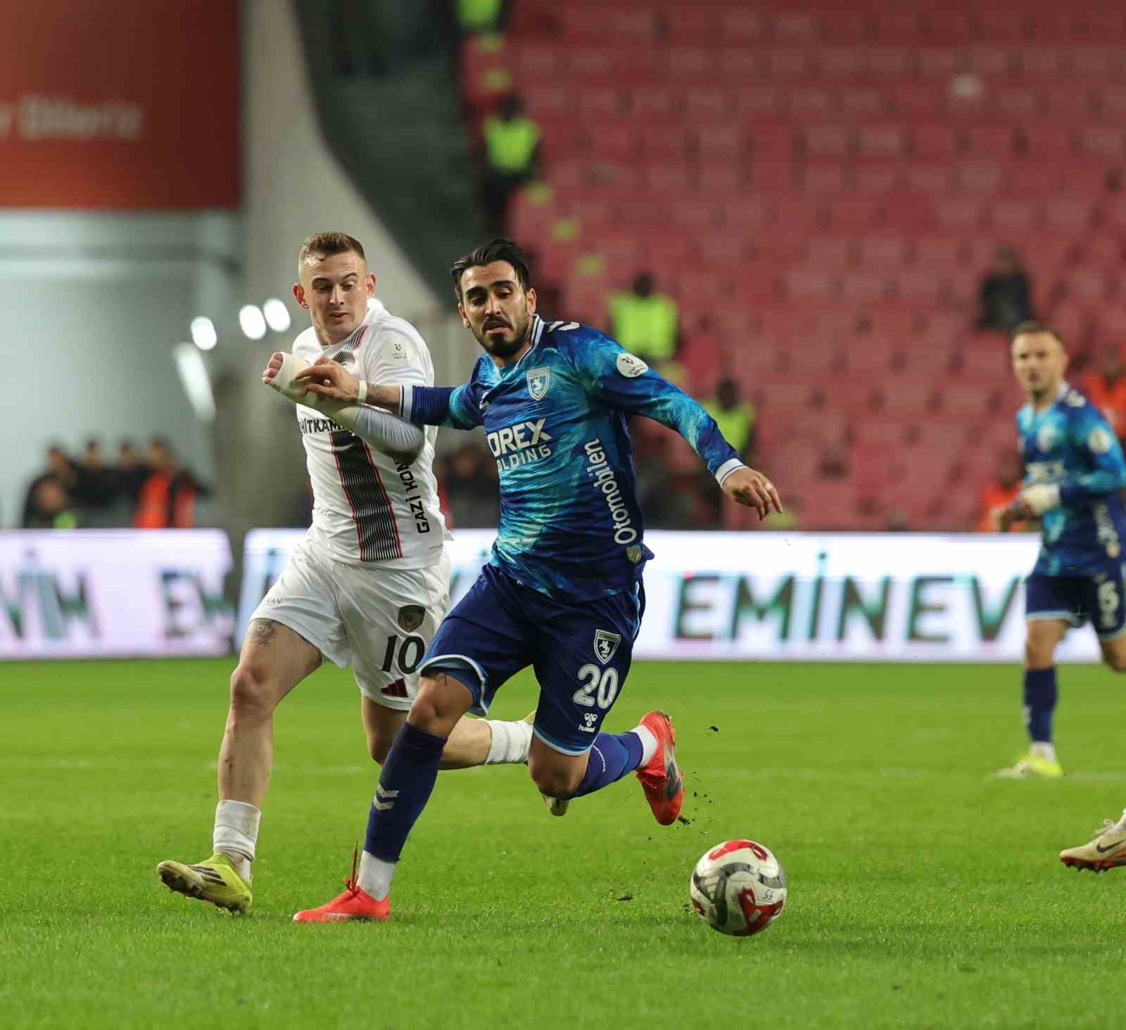 Trendyol Süper Lig: Samsunspor: 0 - Gaziantep FK: 0 (İlk yarı)
