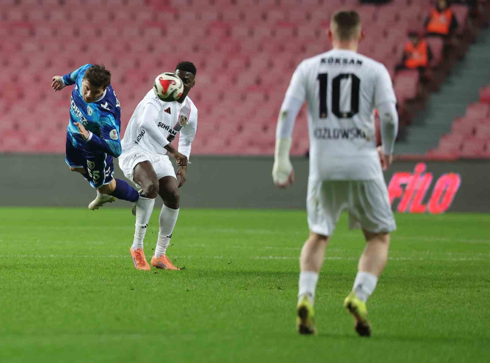 Trendyol Süper Lig: Samsunspor: 0 - Gaziantep FK: 0 (İlk yarı)
