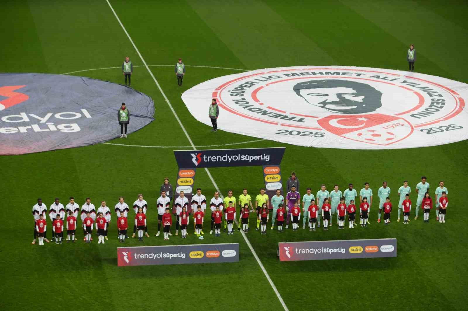 Trendyol Süper Lig: Samsunspor: 0 - Kayserispor: 0 (Maç devam ediyor)
