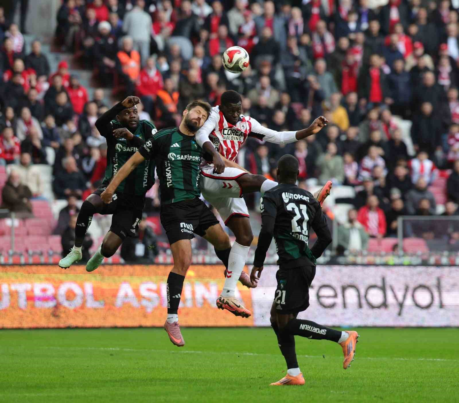 Trendyol Süper Lig: Samsunspor: 0 - Kocaelispor: 0 (İlk yarı)
Trendyol Süper Lig: Samsunspor: 0 - Kocaelispor: 0 (İlk yarı)