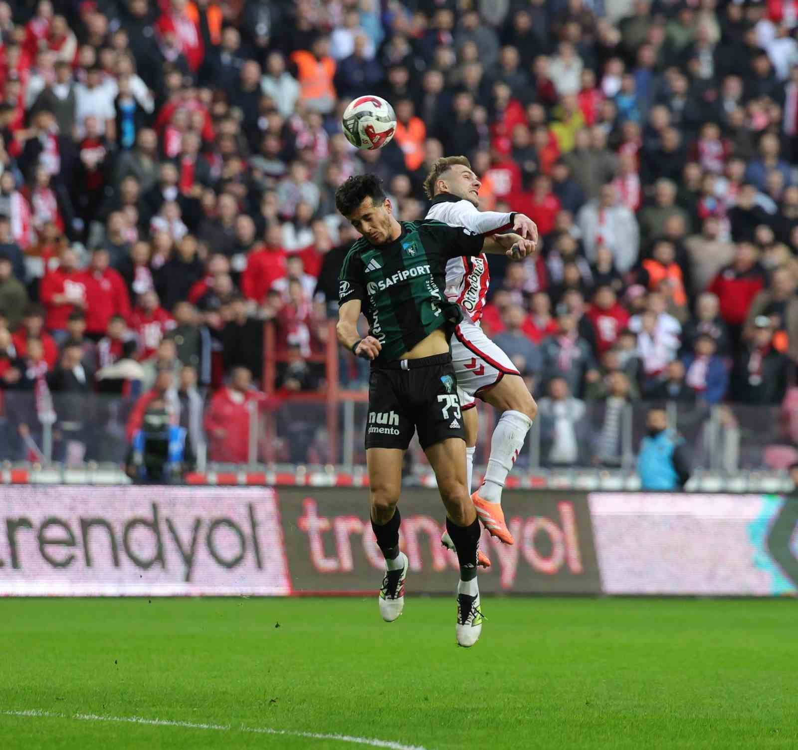 Trendyol Süper Lig: Samsunspor: 0 - Kocaelispor: 0 (İlk yarı)
Trendyol Süper Lig: Samsunspor: 0 - Kocaelispor: 0 (İlk yarı)