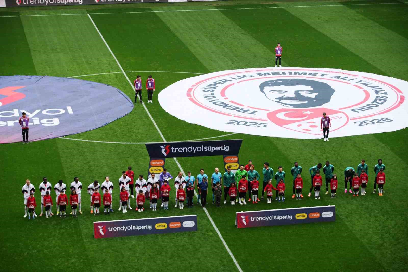 Trendyol Süper Lig: Samsunspor: 0 - Konyaspor: 0 (Maç devam ediyor)
