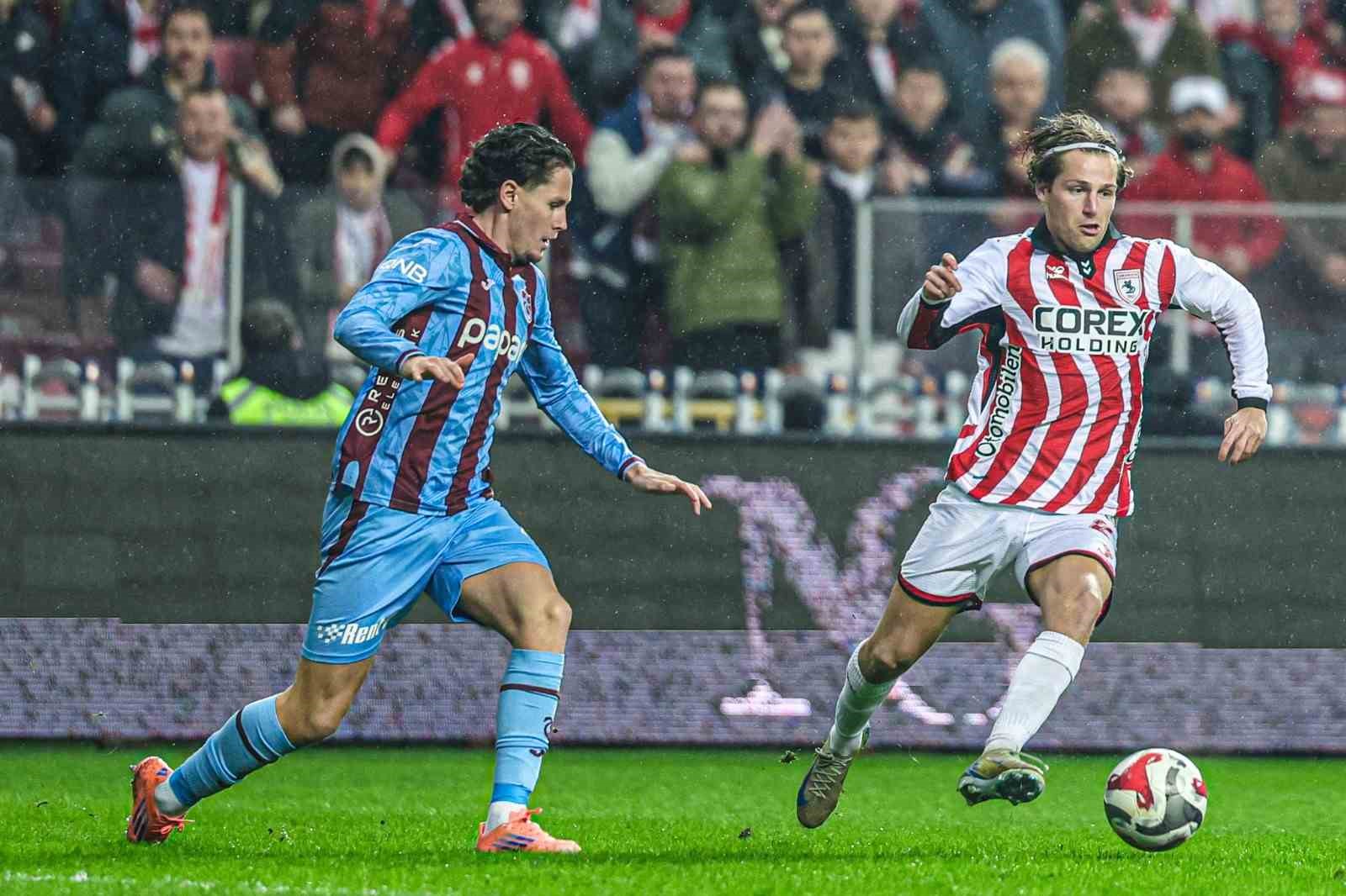 Trendyol Süper Lig: Samsunspor: 0 - Trabzonspor: 1 (İlk yarı)
