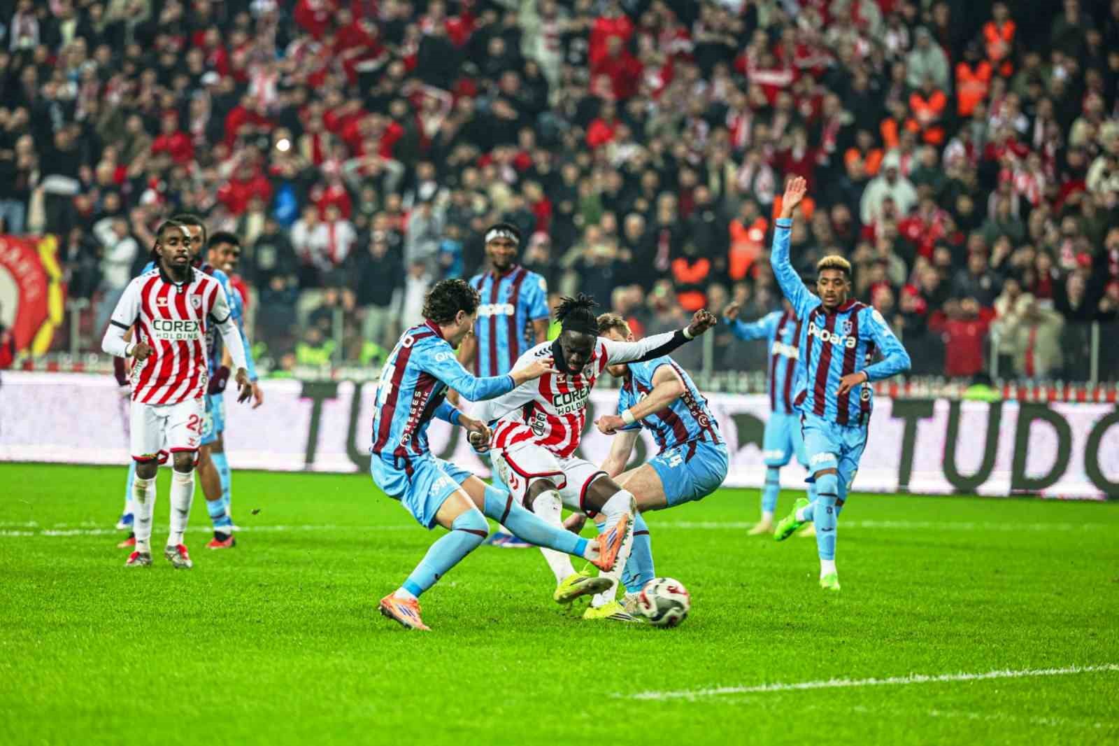 Trendyol Süper Lig: Samsunspor: 0 - Trabzonspor: 3 (Maç sonucu)
