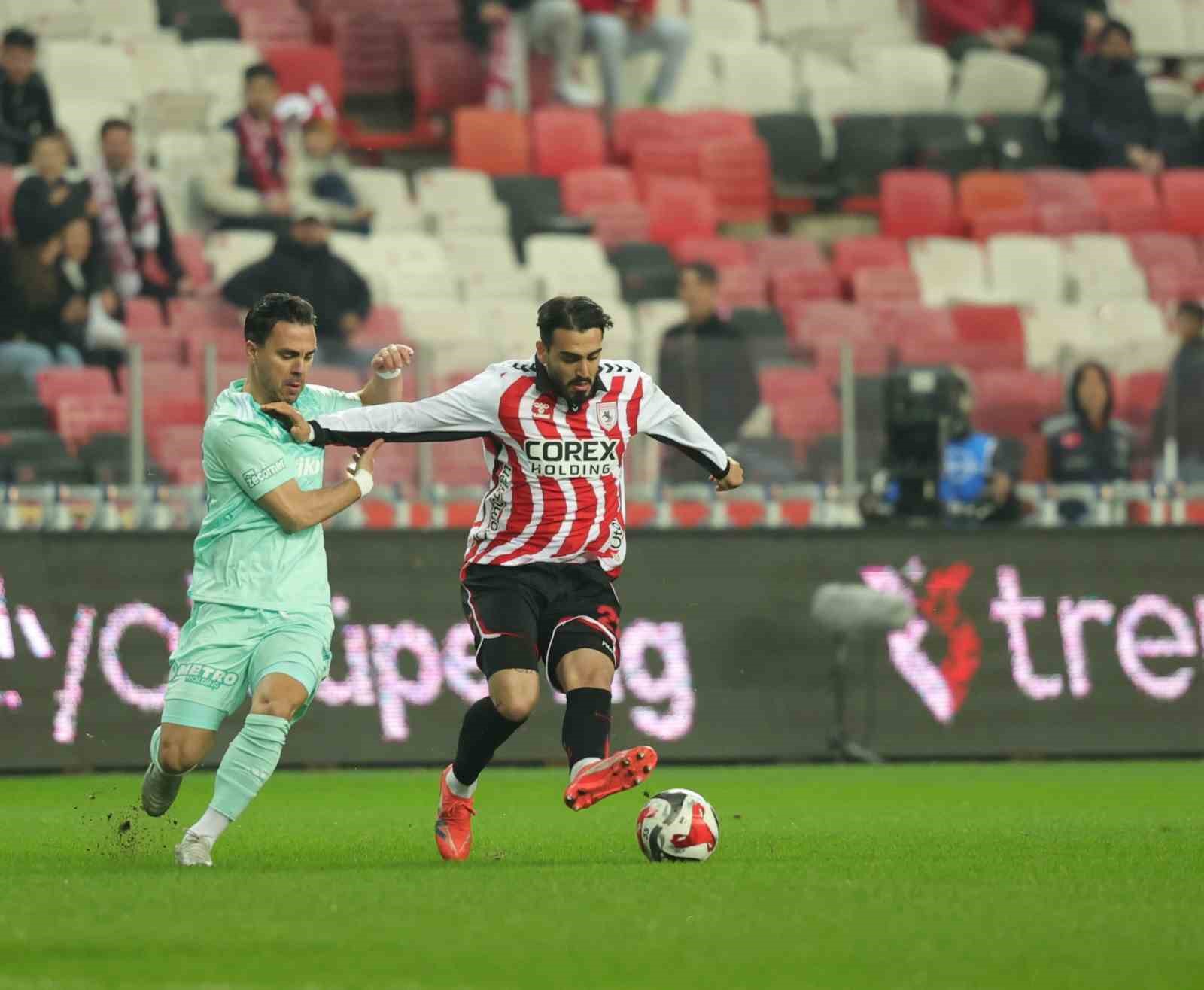 Trendyol Süper Lig: Samsunspor: 1 - Kayserispor: 0 (İlk yarı)
