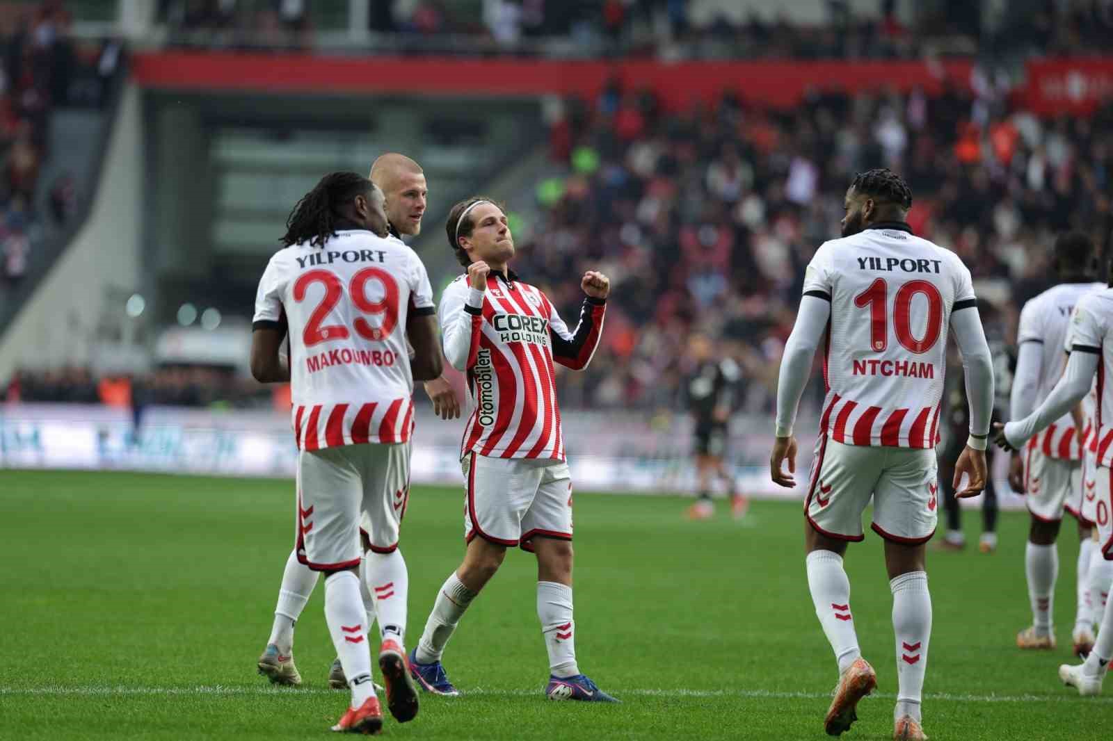 Trendyol Süper Lig: Samsunspor: 2 - Beşiktaş: 1 (Maç sonucu)
