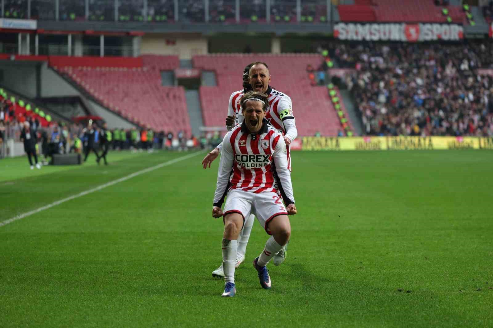 Trendyol Süper Lig: Samsunspor: 2 - Beşiktaş: 1 (Maç sonucu)
