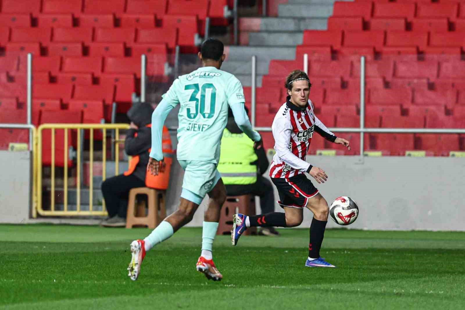 Trendyol Süper Lig: Samsunspor: 2 - Kayserispor: 1 (Maç sonucu)
