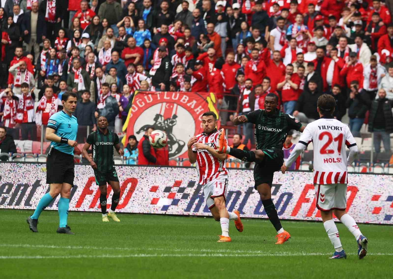 Trendyol Süper Lig: Samsunspor: 2 - Konyaspor: 2 (Maç sonucu)
